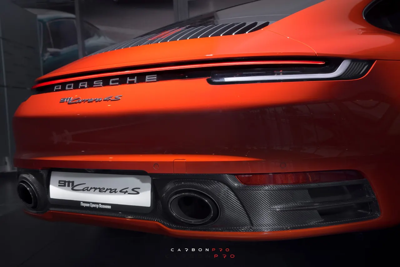 992