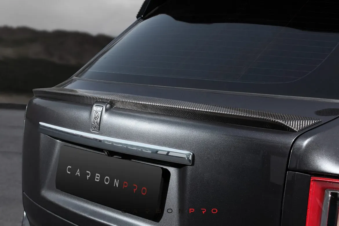 Rear decklid spoiler – exposed