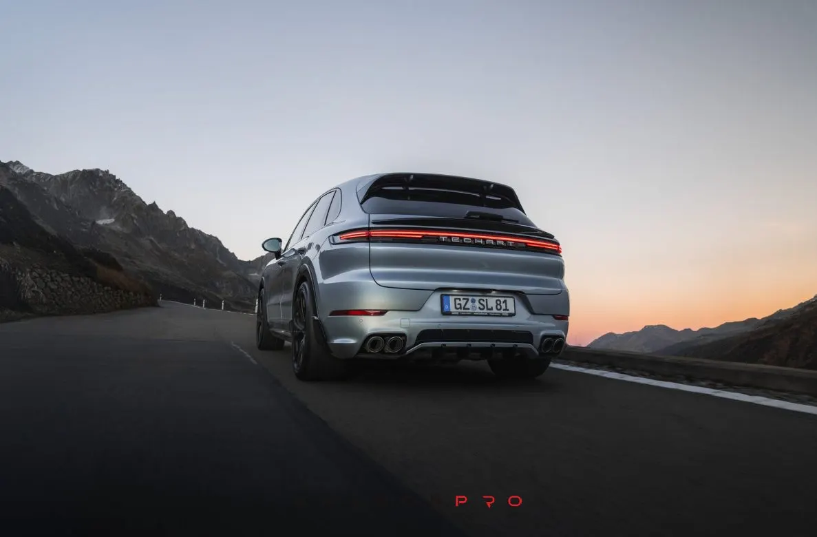 Rear Diffuser “Four Fast Fins” for E3.2 Cayenne