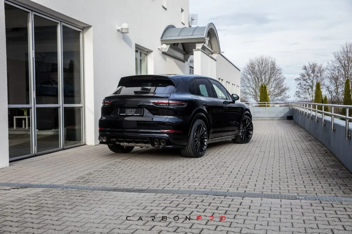 Rear spoiler