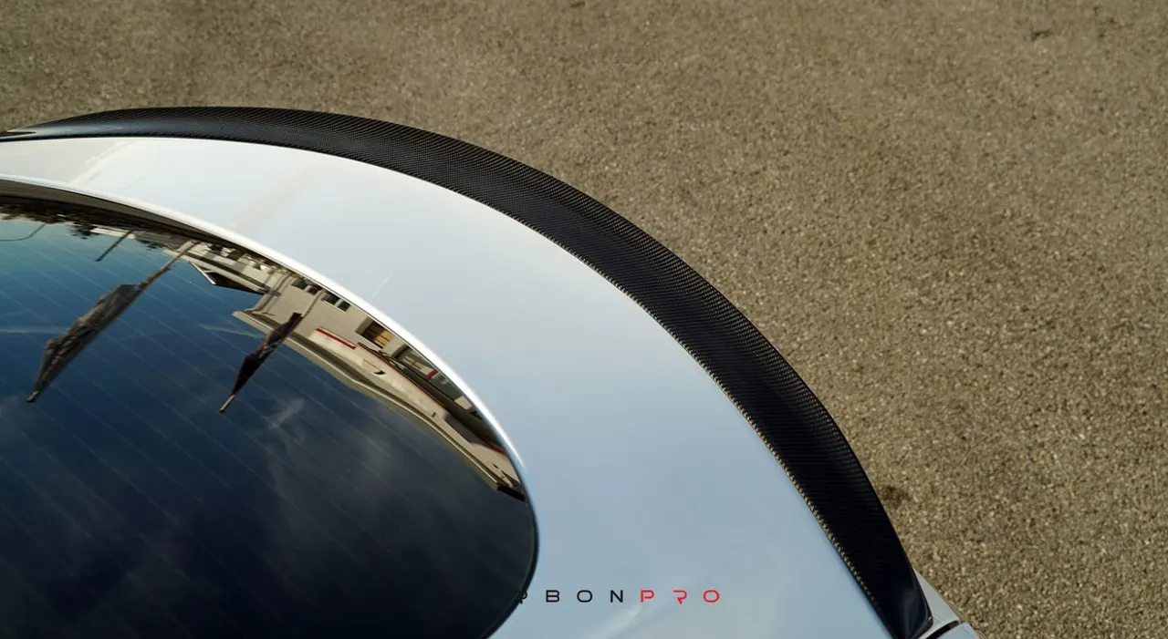 Rear spoiler