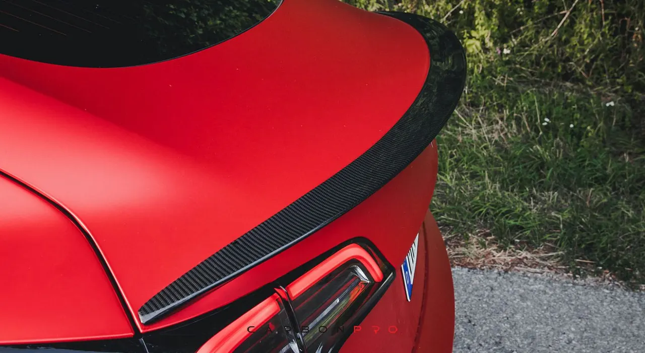 Rear spoiler
