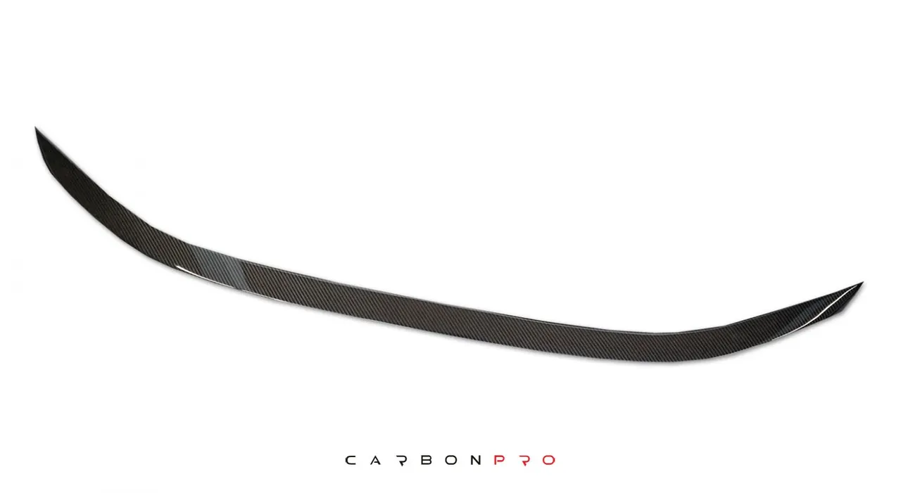 Rear spoiler lip