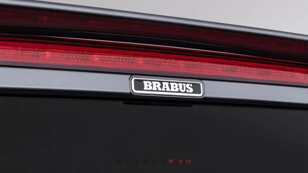 Signature Rear spoiler