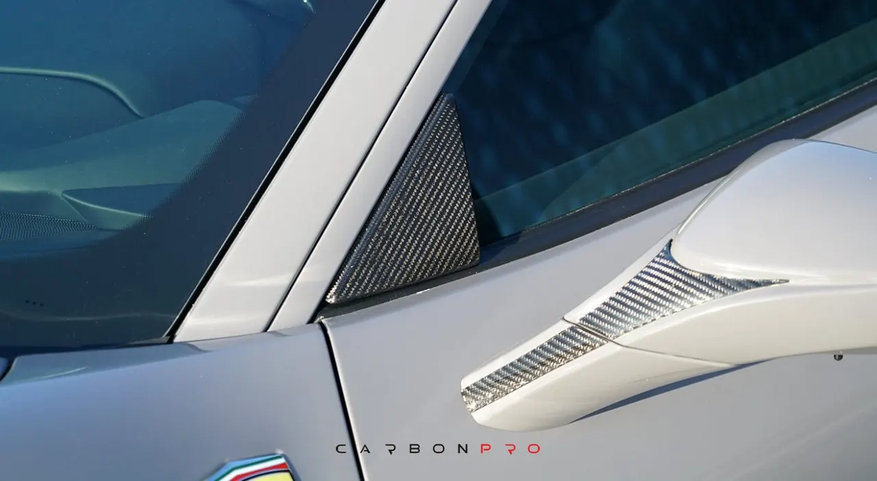 TRIANGLE COVER FOR SIDE WINDOW