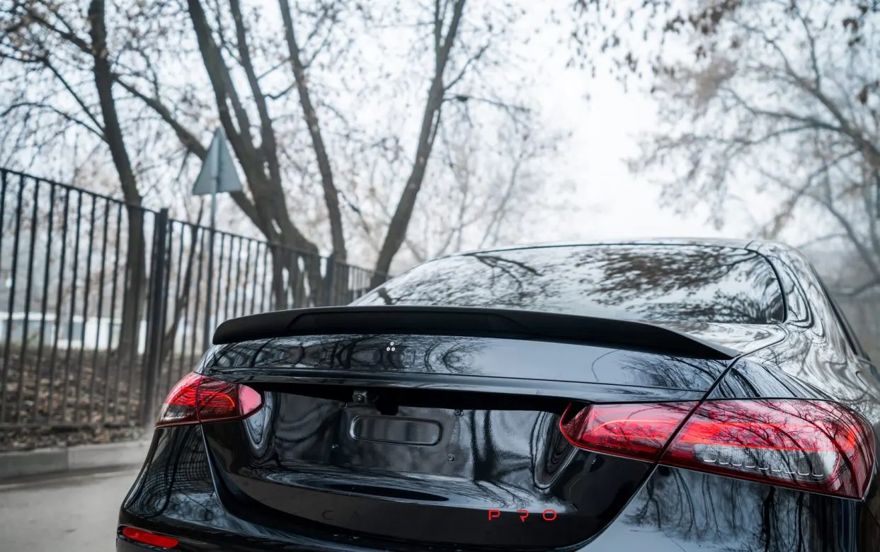 Trunk spoiler CARBON ARROW