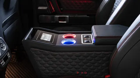 Bucket seat system with middle console