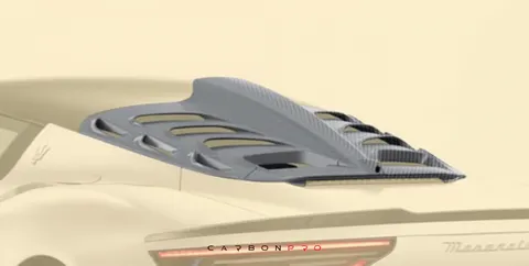 Engine bonnet with integrated camera