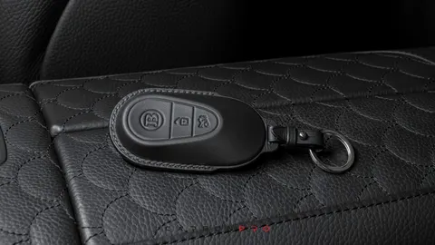 Leather key cover black