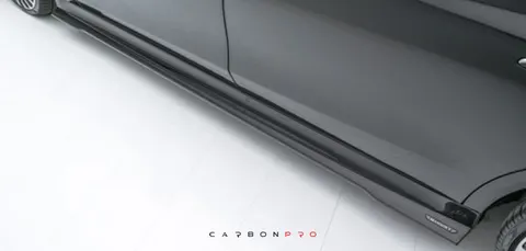 Side skirts lip, visible carbon – long version