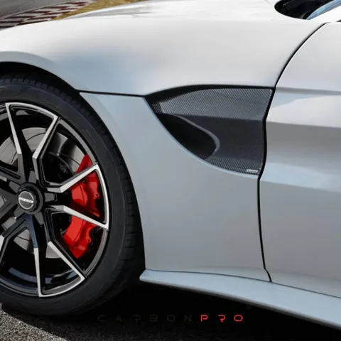 Fender air inserts in carbon