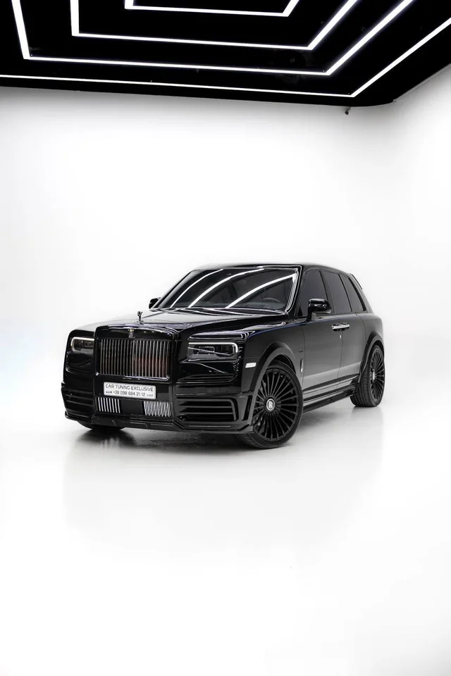 Rolls-Royce Cullinan — Black / Blue